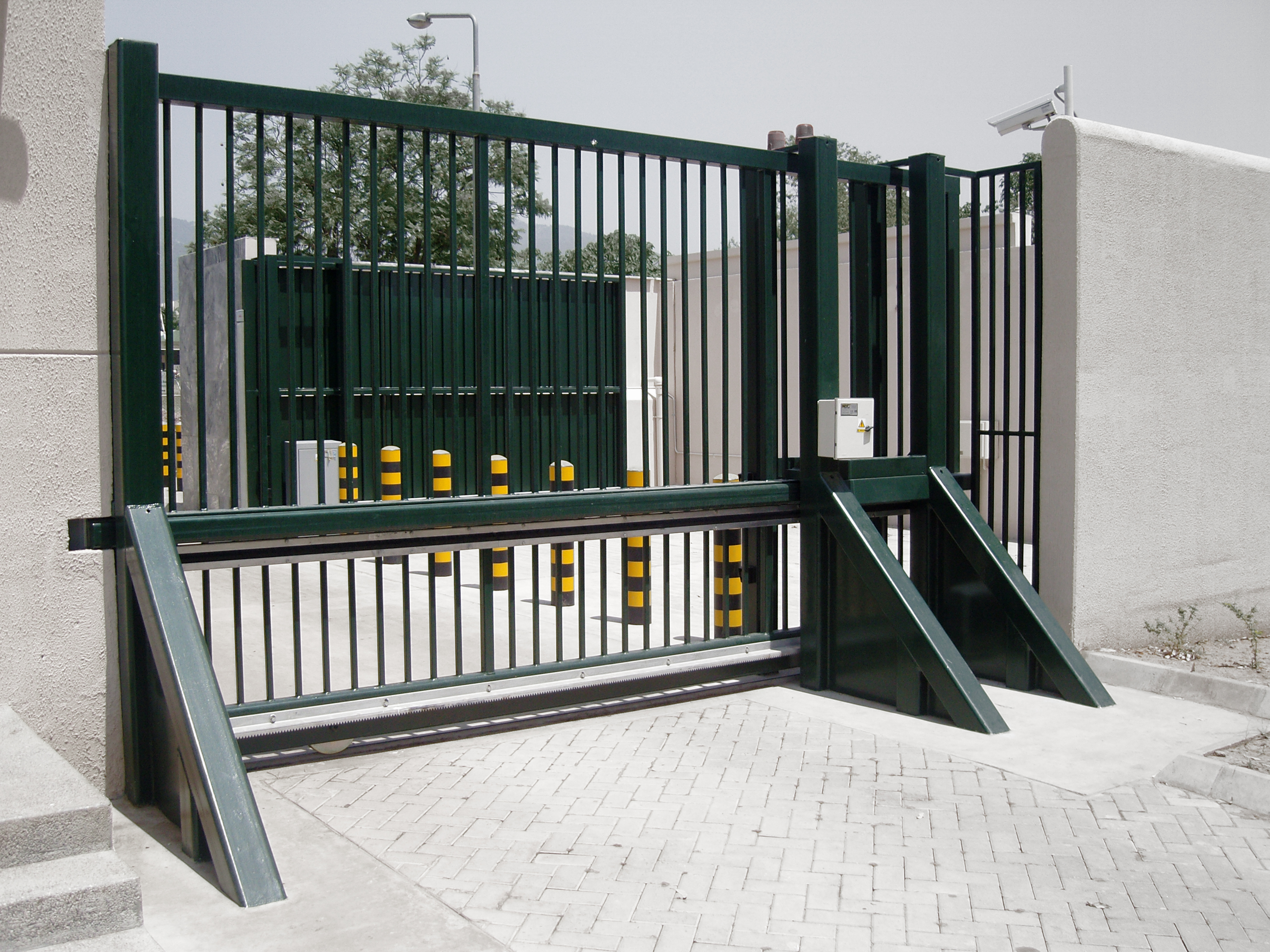 Bezpečnostná brána - Armoured Vehicle Gate